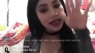 Farah Mendoza Tetek Besau Hawau