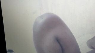 Nyarweng flower girl massaging her tussy