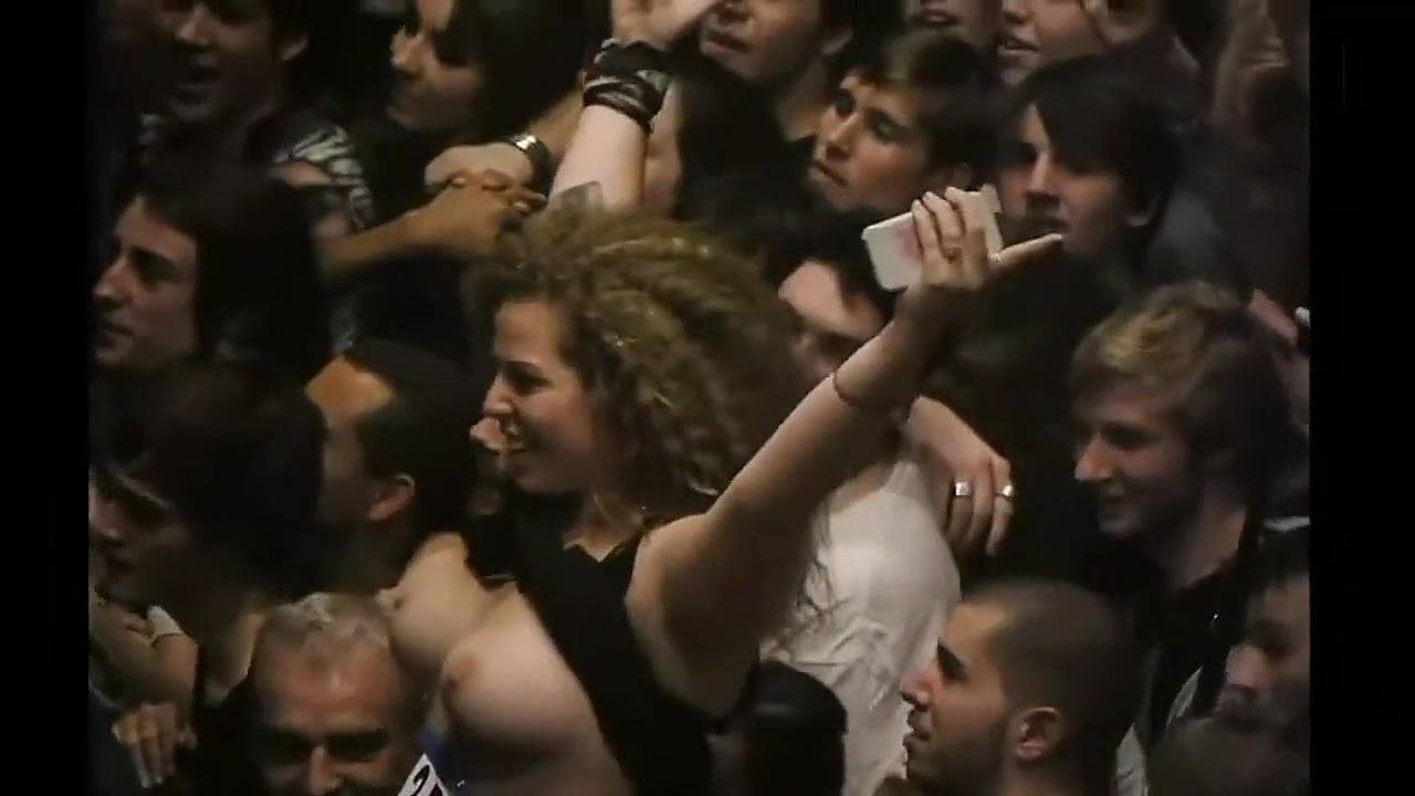 Tits Concerts - Grope tits at concert encoxada chikan touch ass | Pornn Video