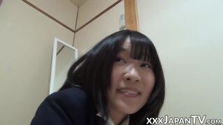 Hot Japanese schoolgirls farting into each others face