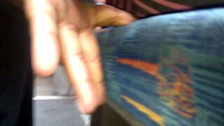 METIENDO DEDOS RUMBO AL GYM 4 CULONA CASADA BUS .