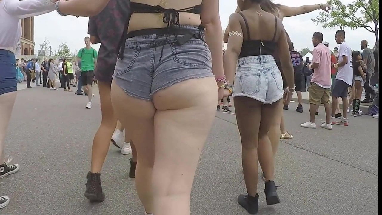 Video : Candid perfect pawg in tight shorts Porn Video