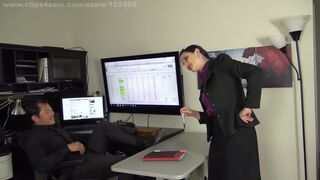 Frozen: boss vs secretary