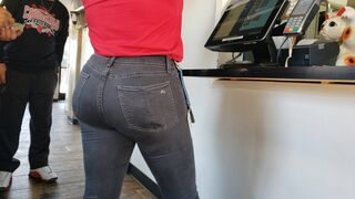 Monstrous Behind hispanic Waitress in tight jeansYamcam candid booty