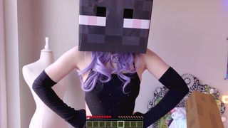 WHAT IT'S LIKE TO PLAY MINECRAFT FOR THE FIRST TIME! (ft. SHAEKITTY) - INDIGO WHITE