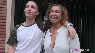 SCANDAL: English teacher mounts 1 of her pupils.