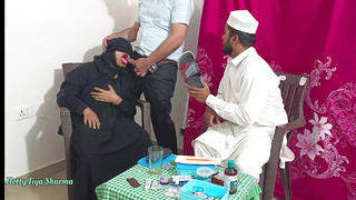 Muslim women drilled by the doctor in front of her fiance because she could not get pregnant (Threesome Sex)
