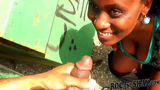 AFRICAN EX-WIFE GIVES ORAL SEX PLEASURE IN CAR !!
