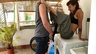Real Home-made Fuck on Washing Machine – She Squirts Like a Fountain!