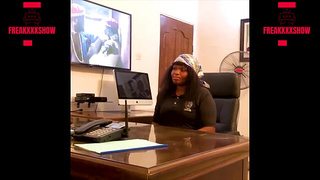 OFFICE SQUIRT AND SEX WITH MASSIVE BUM EMPLOYEE. PLEASE SUBSCRIBE TO RED