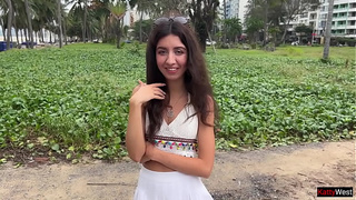 Public Agent Pickup - Sex with a Beauty on the First Date, but she only came the next day