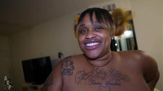 Neighborhood Plumber Mounts Married Women After She Calls For His Great Service