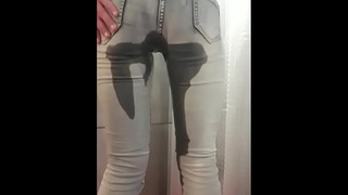 Smoking and Suck my High Heels play with shoe and wetting my Jeans
