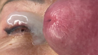 Cougar skank facecum humongous load on eye .