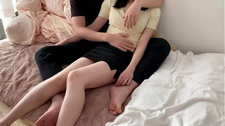 [Personal shooting] Saturday morning, I was flirting with my GF right before she went to work, and it developed into cream-pie sex... Thai home-made cartoon