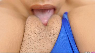 We only have five minutes, if you don't come I'm leaving