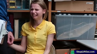 Youngster thief to fuck the LP officer