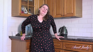 AuntJudys - Cookin' in the Kitchen with 50yo Voluptuous FAT WOMAN Rachel