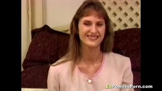 Lady gets snatch slammed