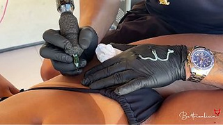 The blonde paid for the tattoo with her snatch because it was smooth.