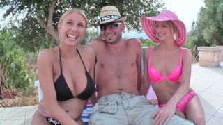 03 Szene Anna Lucas Nadine Mallorca - Scene 1