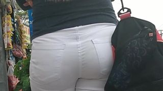 Bundinha loira linda no jeans branco Nice ass jeans white