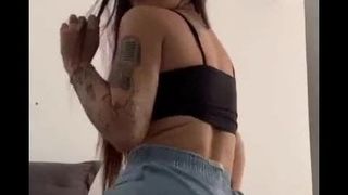 Cantora Perlla Gostosa na Bigo Live