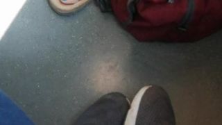 Hot feet in Skandals blue toenails