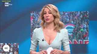 Mia Ceran mostra che zinne